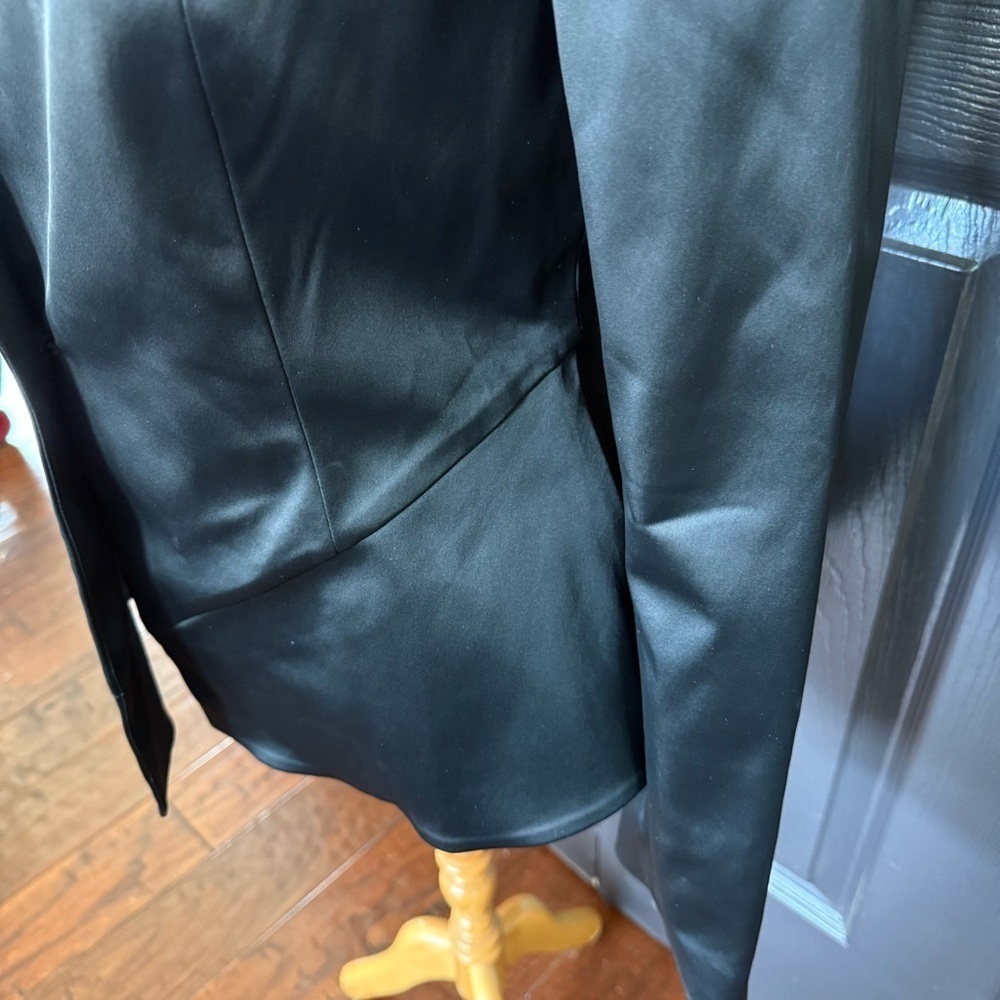 Alice + Olivia Denny Satin Single Breasted Blazer - Picture 4 of 13